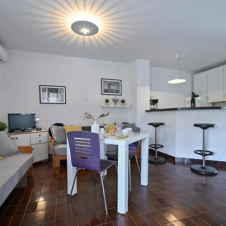 Apartment Adela I With Terrace Novalja Exterior photo