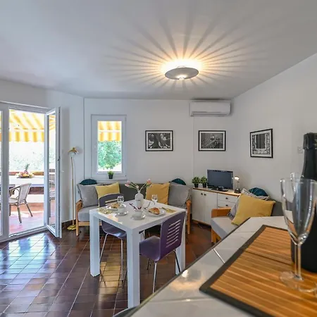 Apartment Adela I With Terrace Novalja Exterior photo