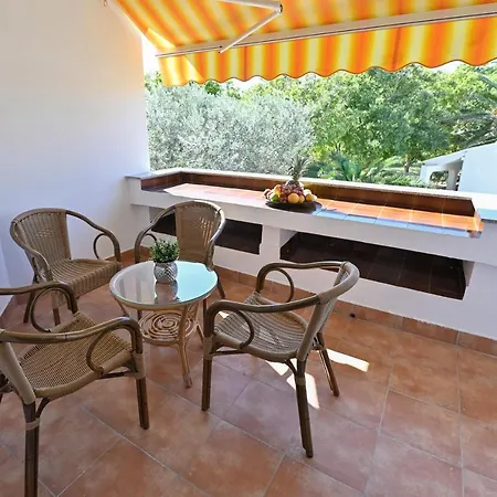 Apartment Adela I With Terrace Novalja Exterior photo