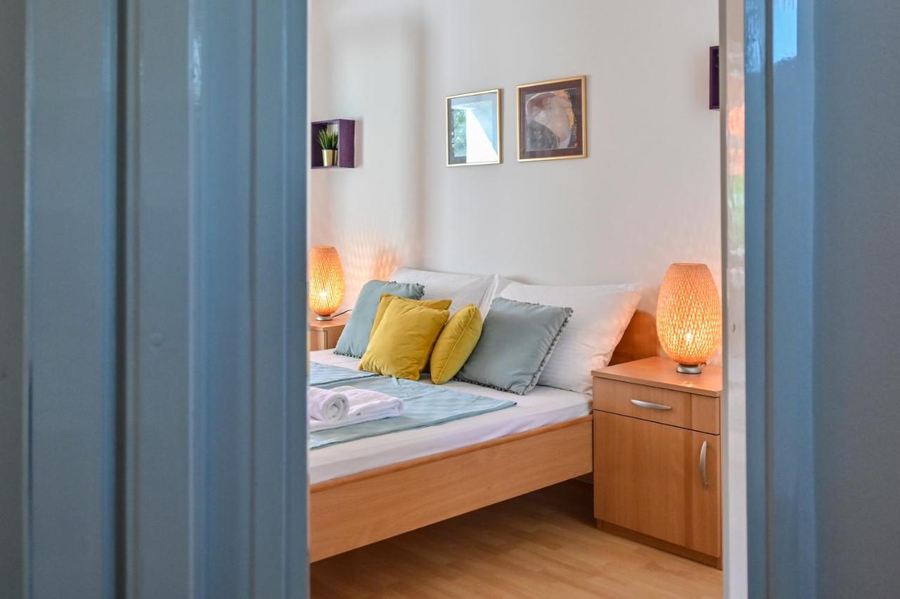 Apartment Adela I With Terrace *