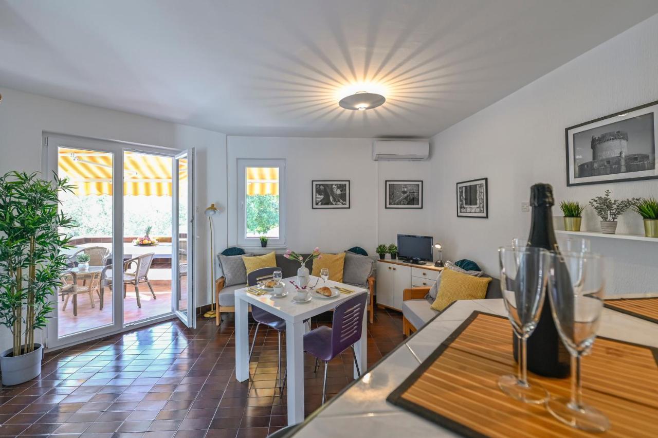 Apartment Adela I With Terrace *